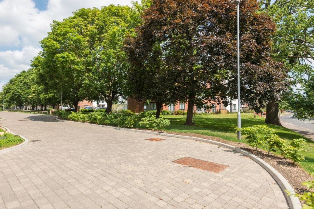 Greenfield Modern 3Br Home - Southcote Lane , Reading Eksteriør bilde