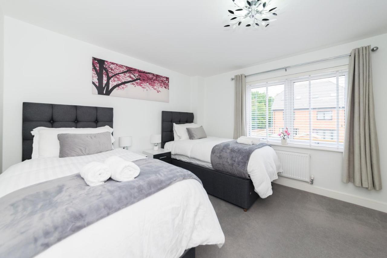 Greenfield Modern 3Br Home - Southcote Lane , Reading Eksteriør bilde