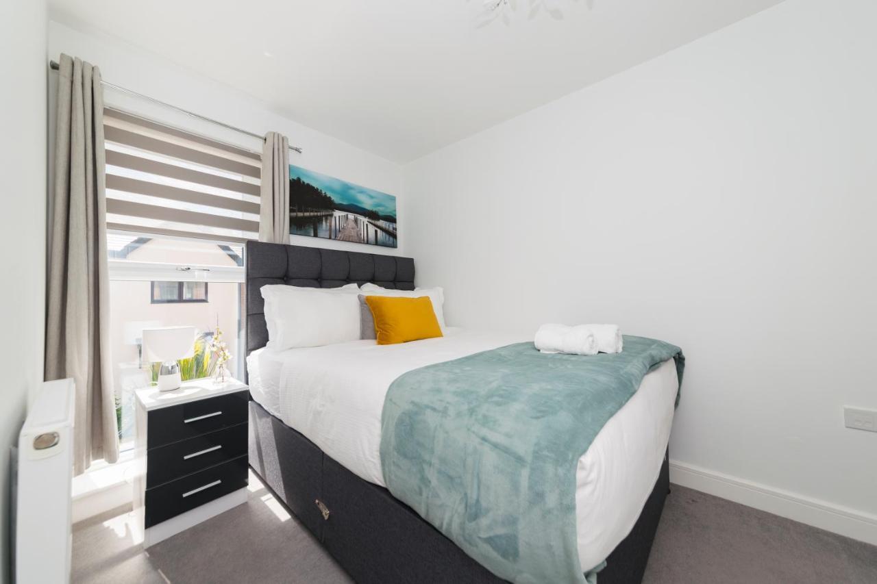 Greenfield Modern 3Br Home - Southcote Lane , Reading Eksteriør bilde
