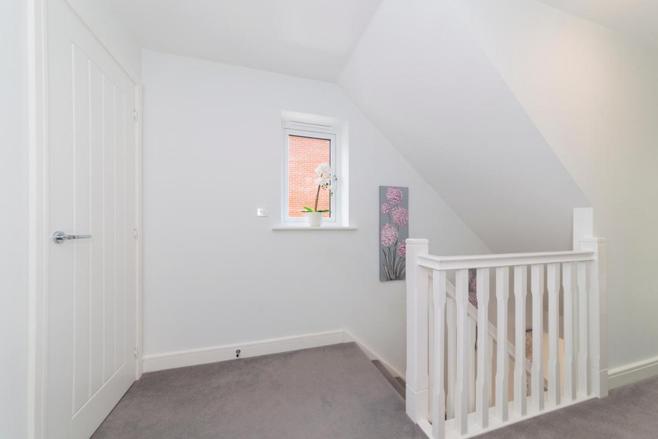 Greenfield Modern 3Br Home - Southcote Lane , Reading Eksteriør bilde