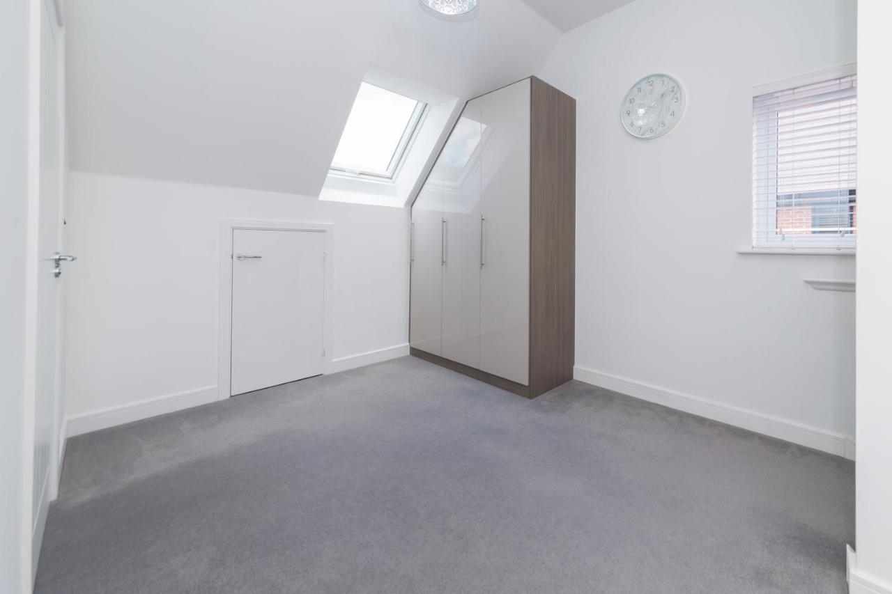 Greenfield Modern 3Br Home - Southcote Lane , Reading Eksteriør bilde