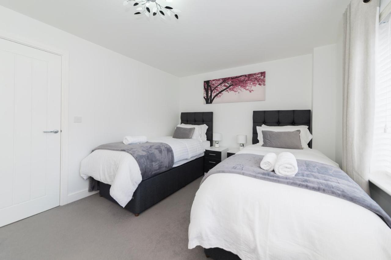 Greenfield Modern 3Br Home - Southcote Lane , Reading Eksteriør bilde