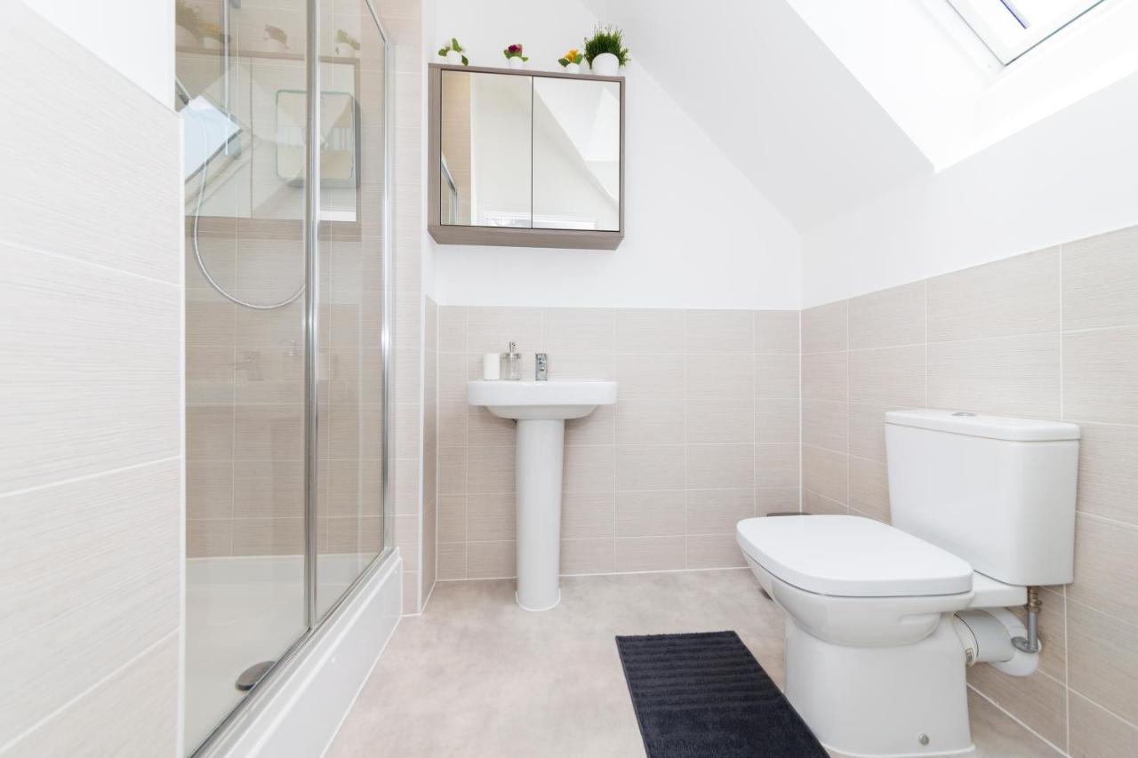 Greenfield Modern 3Br Home - Southcote Lane , Reading Eksteriør bilde